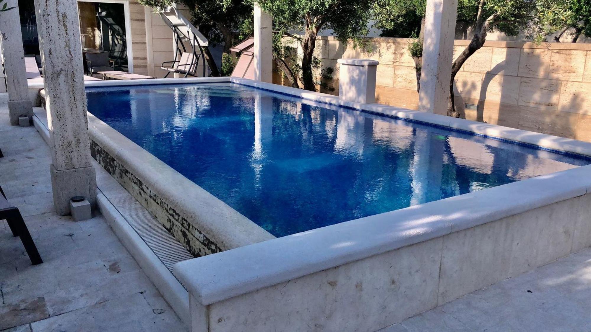 Villa Luce Mit Pool Макарска Экстерьер фото