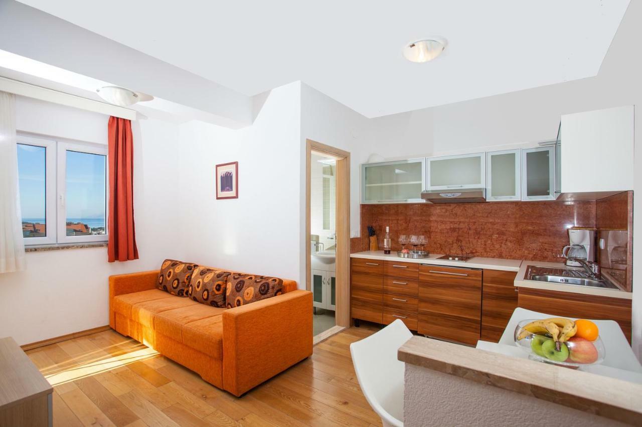 Villa Luce Mit Pool Макарска Экстерьер фото