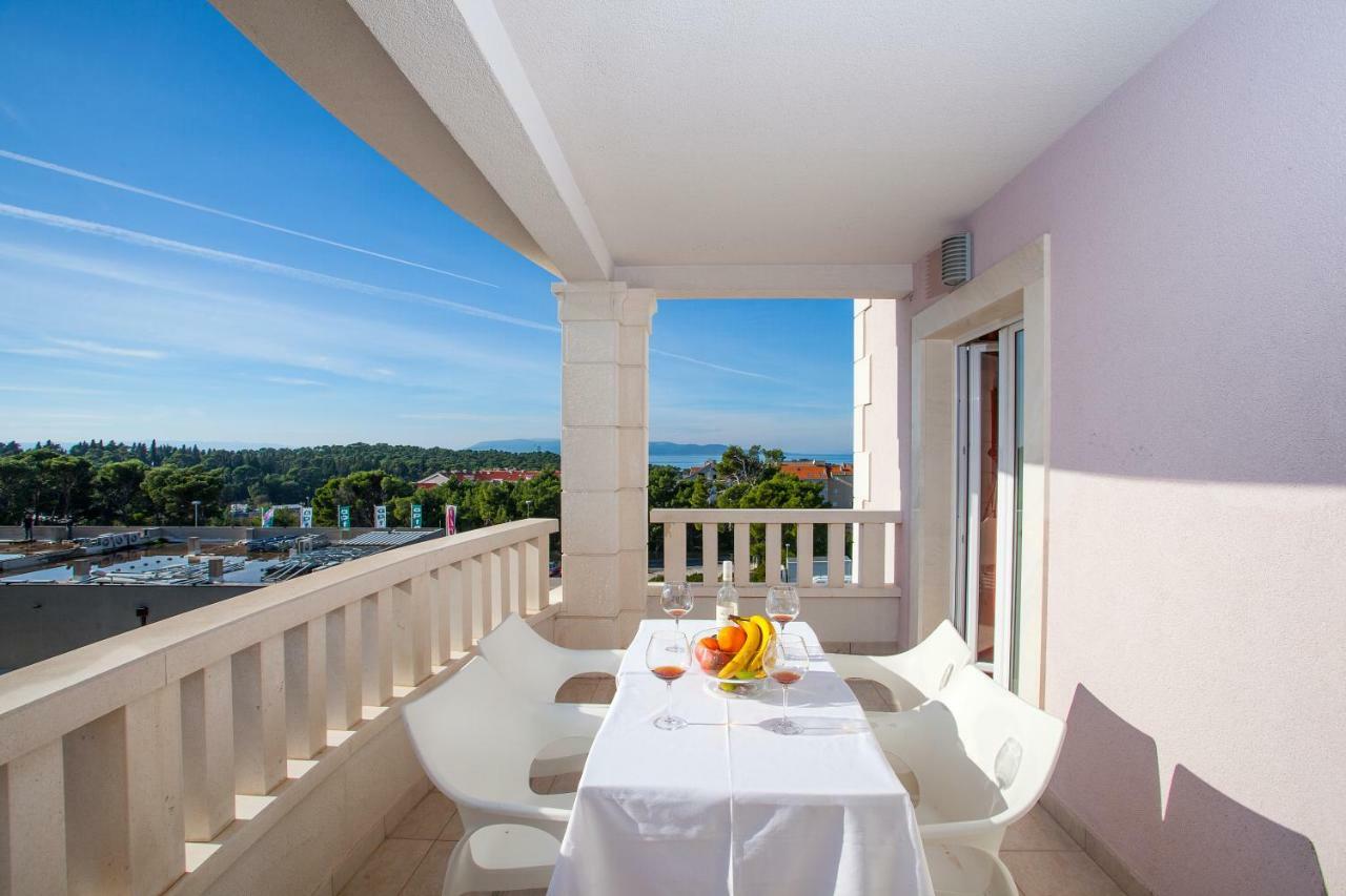 Villa Luce Mit Pool Макарска Экстерьер фото